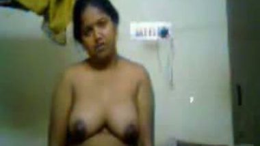 Beautiful desi bhabhi made to show off her nudity in this hot MMS!