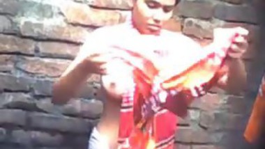 indian village girl bathing video