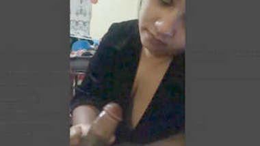 Sri Lankan Beautiful Office Girl with Sexy Eyes Giving a Sloppy Handjob to Her BF