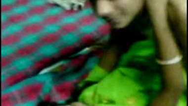 Young bhabhi making her hindi porn video with devar