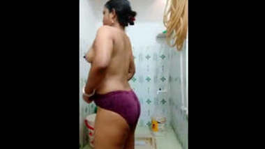 Hot Bhabhi in bathroom 2 clips part 1