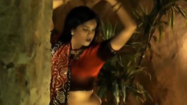 Sexy Brunette Broad From Exotic Bollywood Naked