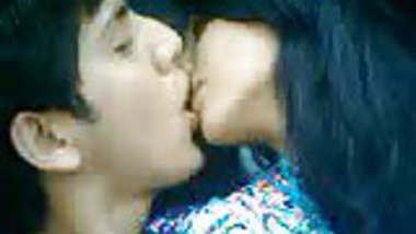 Karachi in kiss porn Pakistani Girl