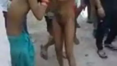 Indian Girl Groped And Beaten Up By Public