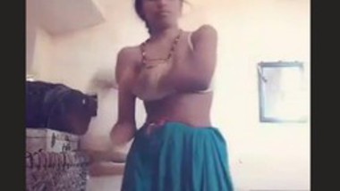 Tamil House Wife Removes Blouse - In-Skirt