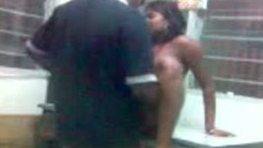 Bengaluru Girlfriend Playing With Pussy For Office Colleague