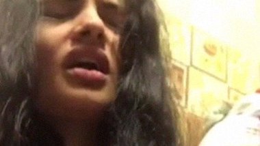 Attractive brunette expressed her fellings in homemade sex tapes