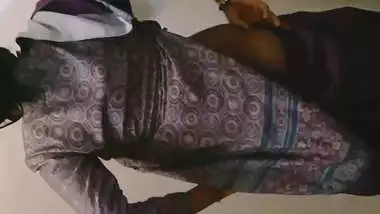 Indian Hot Bhabhi - Nipple Show xxx Video Hindi