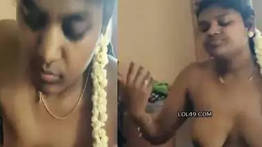 Mallu girl takes cock inside her mouth to give blowjob